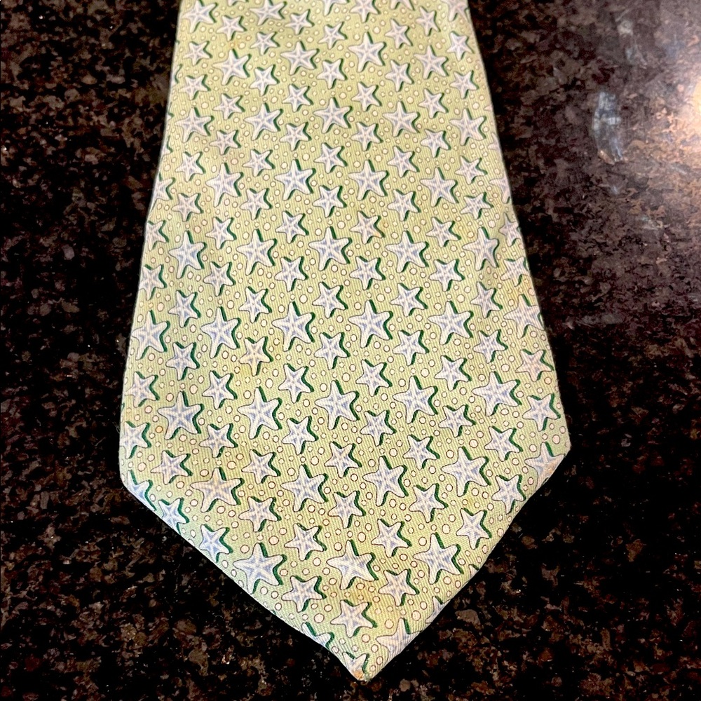Vineyard Vines Tie! Starfish Pattern - image 1